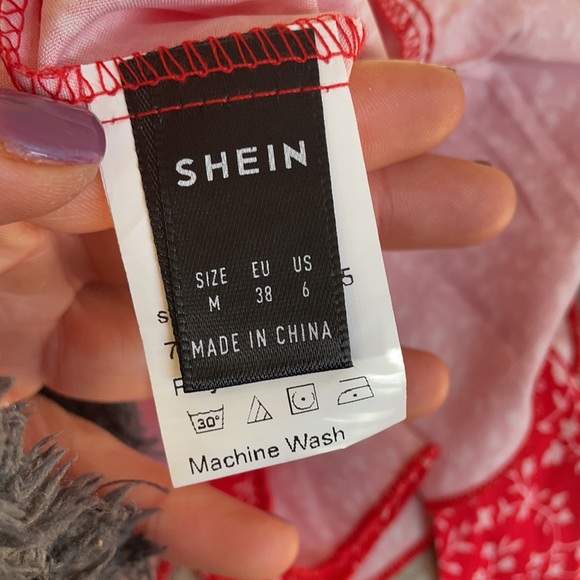 ⚡️SHEIN⚡️ Tie front red floral wrap dress. Size M/6 - Picture 5 of 5